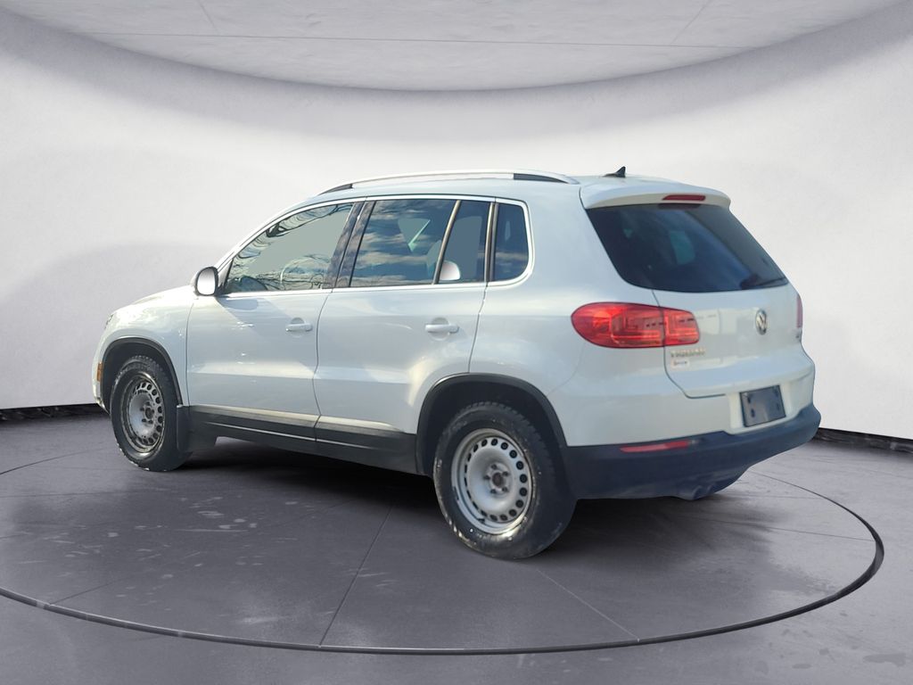 Volkswagen Tiguan S 2015