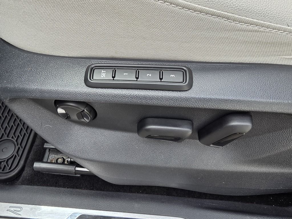 2023 Volkswagen Tiguan HIGHLINE R-LINE