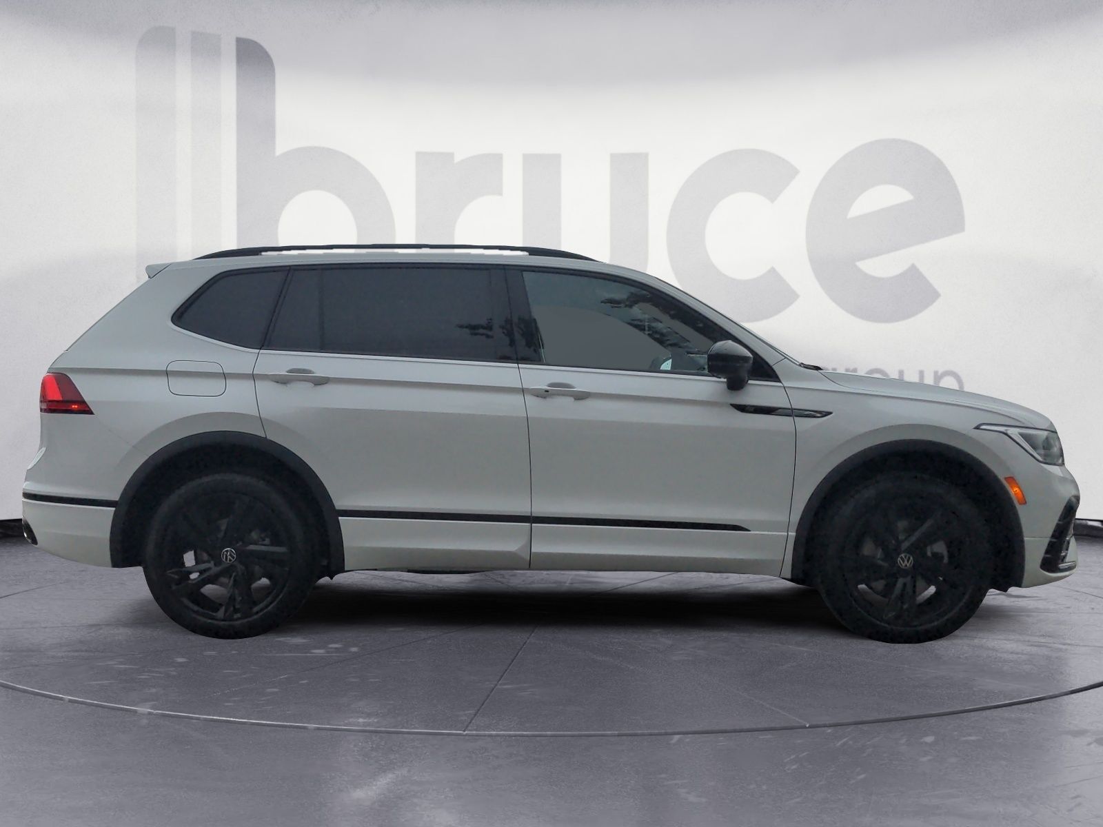 2024 Volkswagen Tiguan COMFORTLINE R-LINE BLACK EDITION