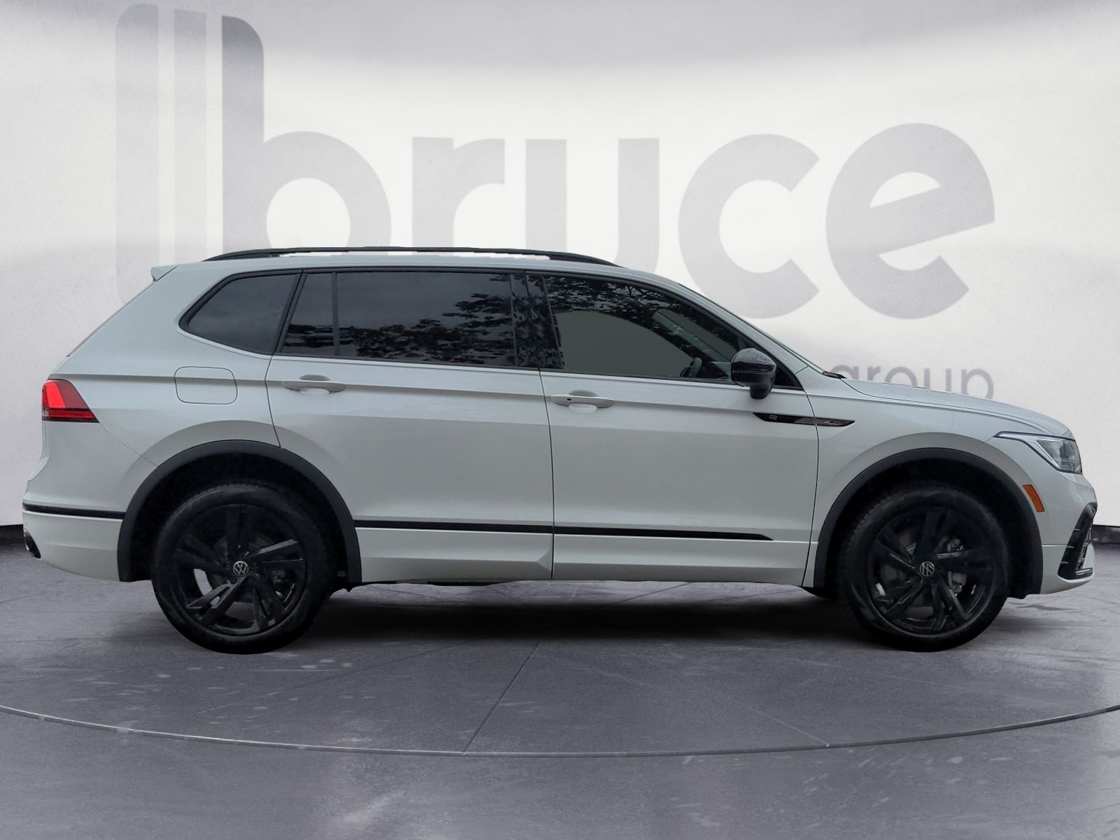 2024 Volkswagen Tiguan COMFORTLINE R-LINE BLACK EDITION