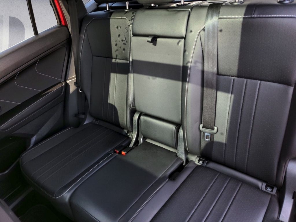 2024 Volkswagen Tiguan 2.0TSI COMFORTLINE R-LINE BLACK EDITION 8-SPEED AU