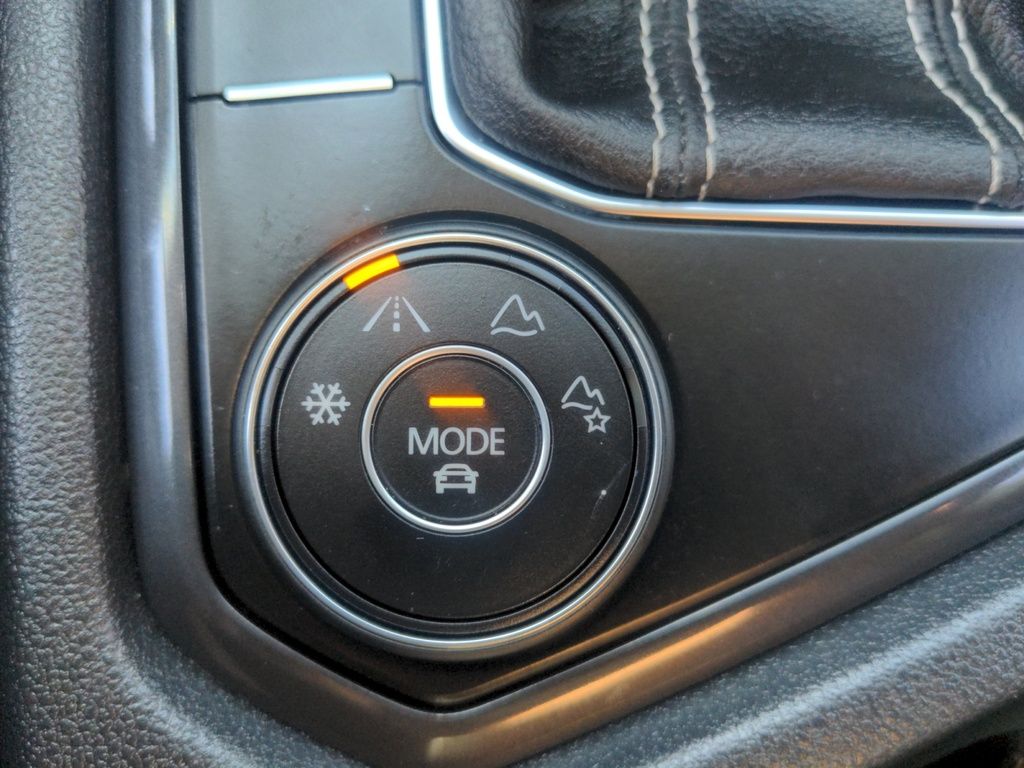 2024 Volkswagen Tiguan Comfortline AWD - Leather, Sunroof & Remote Start!