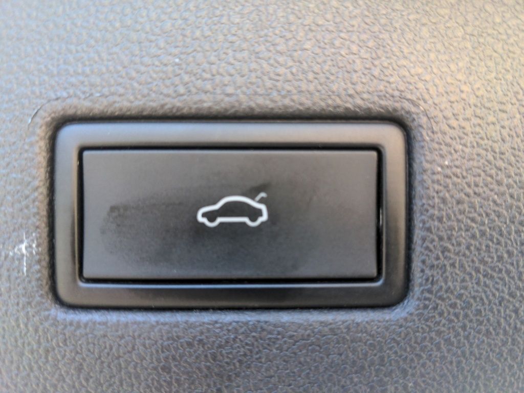 2024 Volkswagen Tiguan Comfortline AWD - Leather, Sunroof & Remote Start!