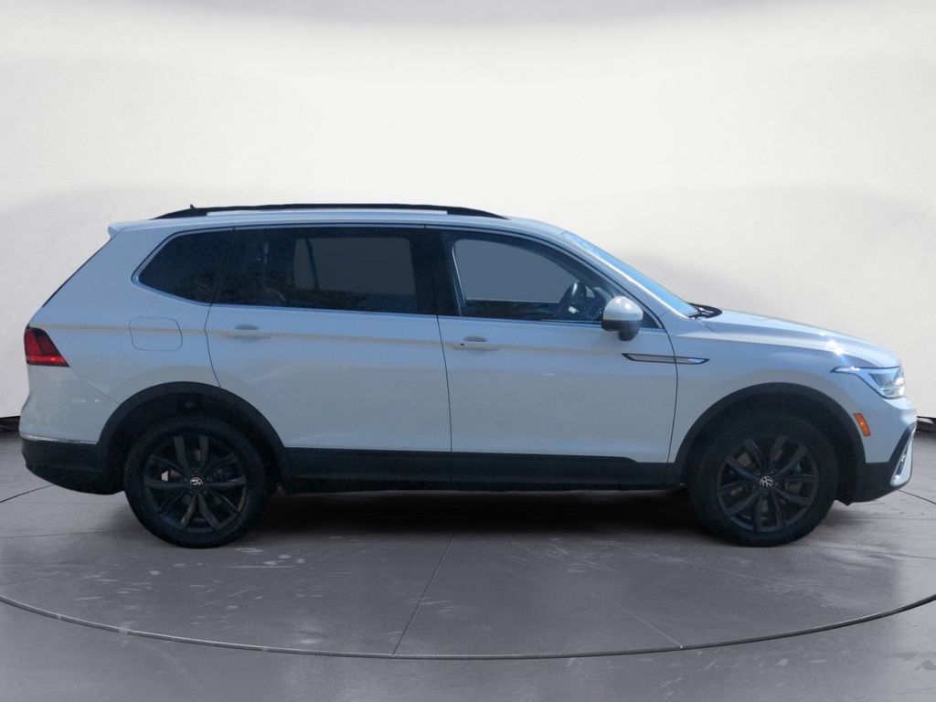 2024 Volkswagen Tiguan Comfortline AWD - Leather, Sunroof & Remote Start!