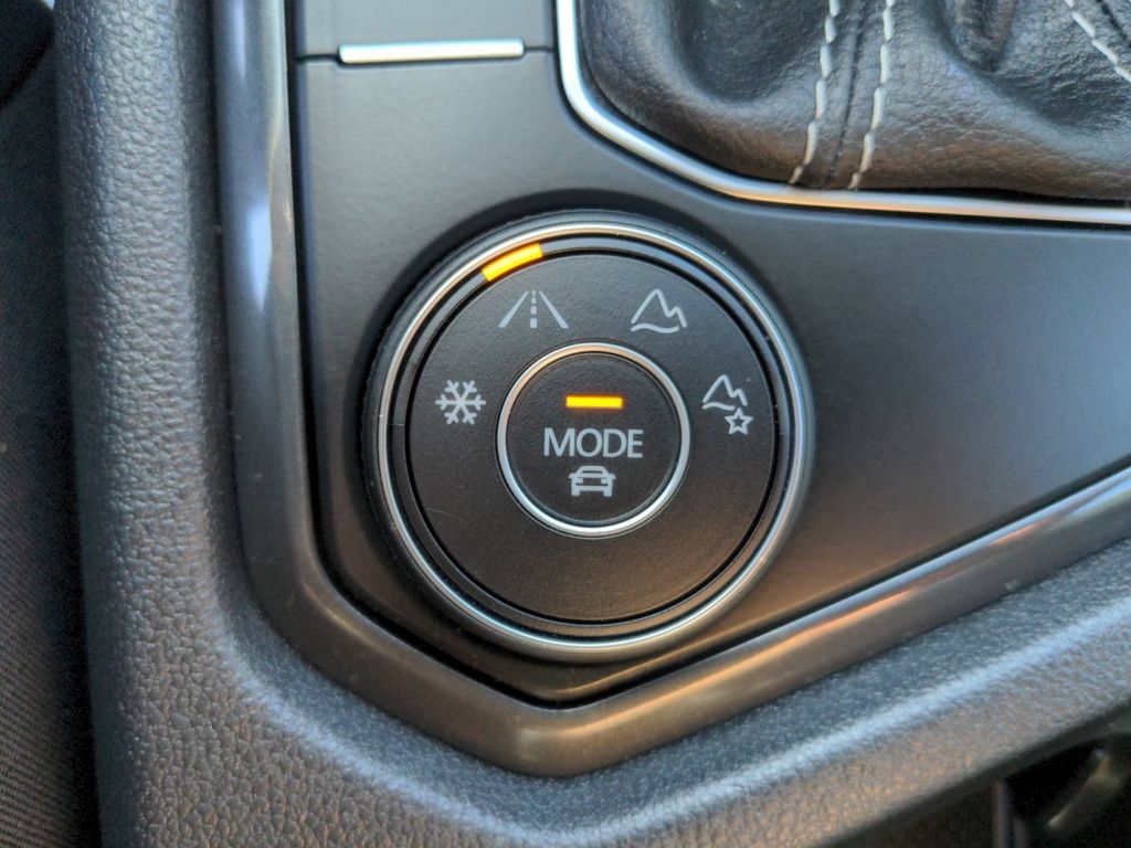 2024 Volkswagen Tiguan Comfortline AWD - Leather, Sunroof & Remote Start!