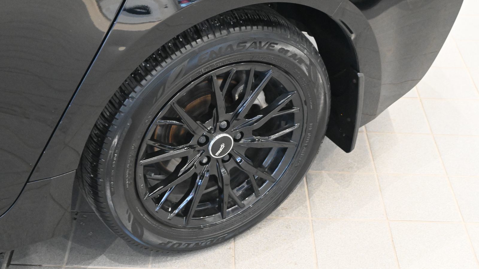 2023 Toyota Corolla LE photo 2