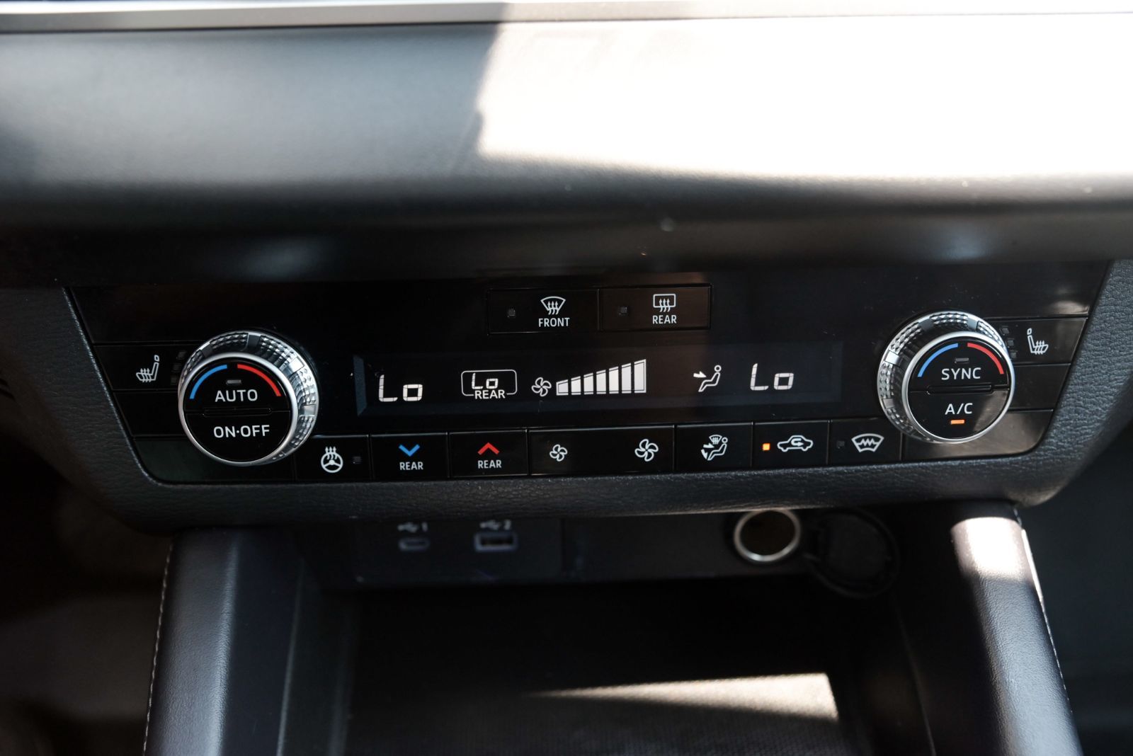 Mitsubishi OUTLANDER PHEV SEL+CUIR+TOIT OUVRANT 2023 AUCUN ACCIDENT AU CARFAX