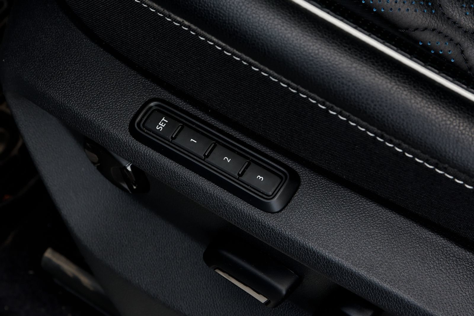 Volkswagen Atlas Cross Sport Execline+APPLE CONNECT+TOIT PANO+MAGS 20 POUCES 2024 *JAMAIS ACCIDENTÉ*