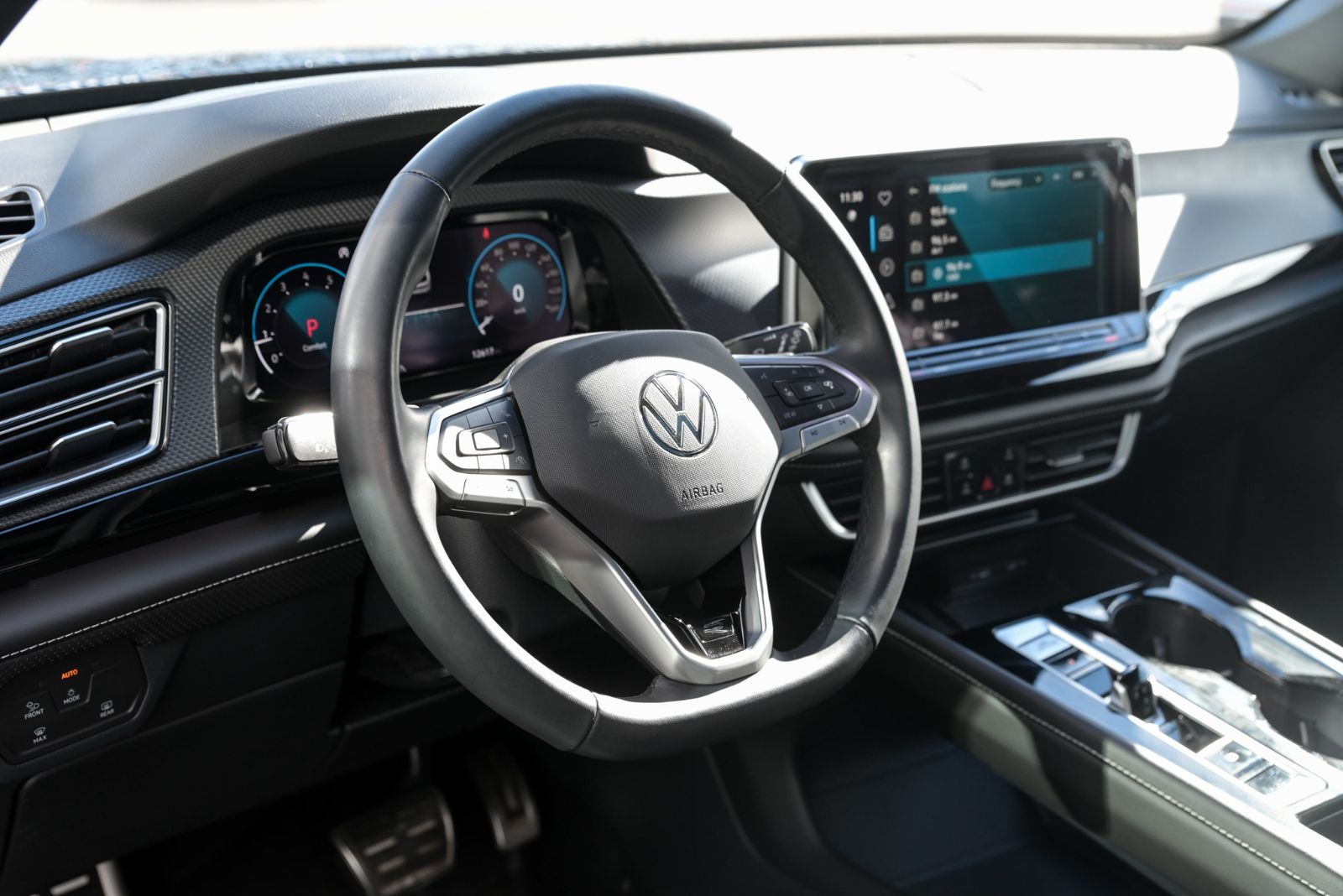 Volkswagen Atlas Cross Sport Execline, CUIR, TOIT PANO, 4MOTION 2025 Tout Equipée/ Aucun Accidents/ UN PROPRIO