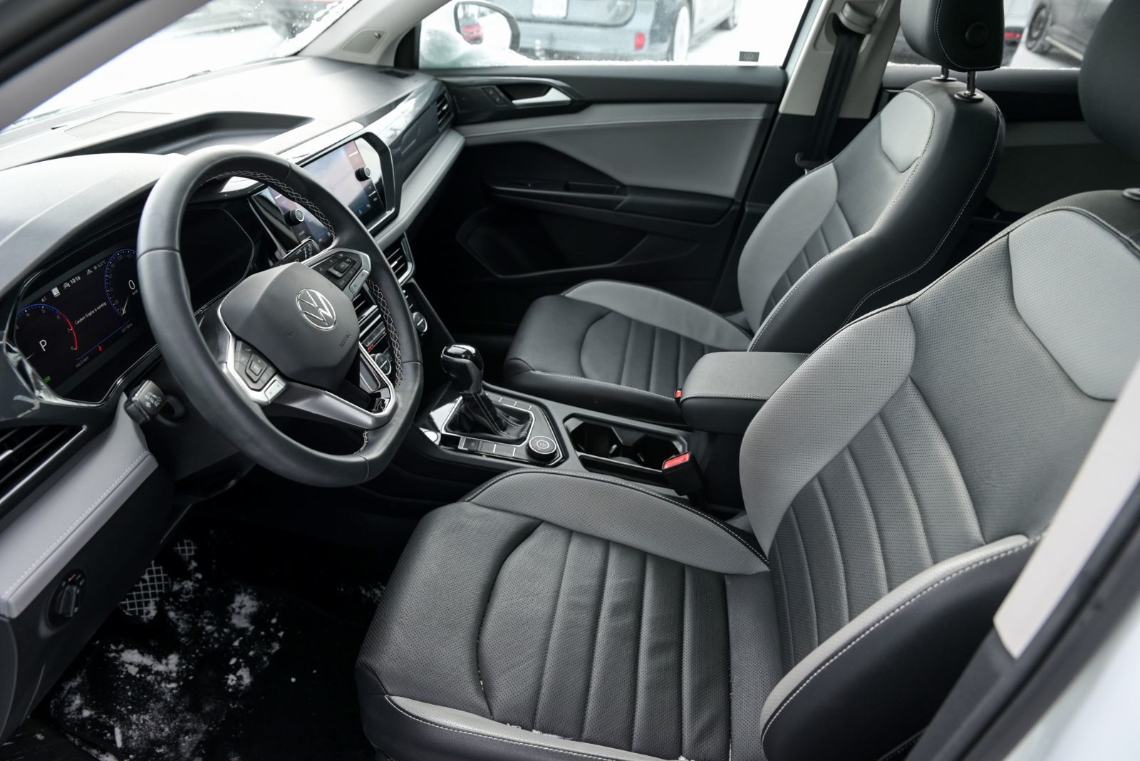 Volkswagen Taos Highline+CUIR+TOIT PANO+APPLE CONNECT+CAM DE RECUL 2022 *JAMAIS ACCIDENTÉ*