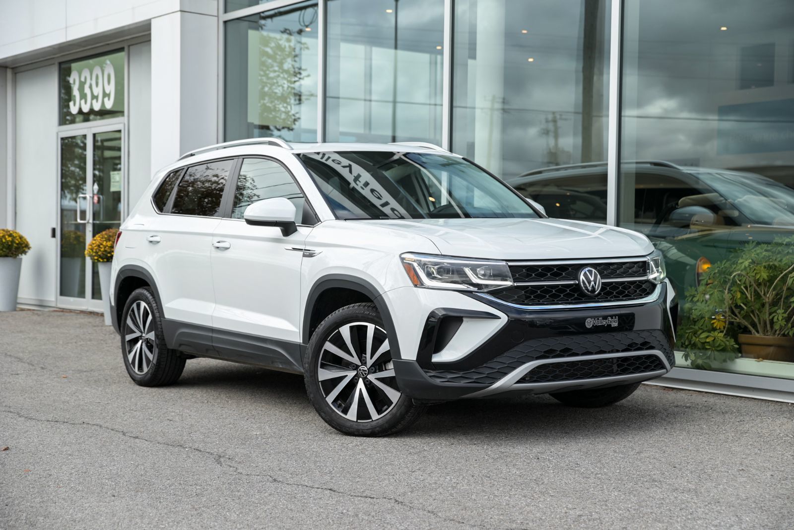 Volkswagen Taos Highline/ 4MOTION, CUIR,TOIT PANO,CARPLAY 2023 AUCUN ACCIDENT, TOUT EQUIPÉ
