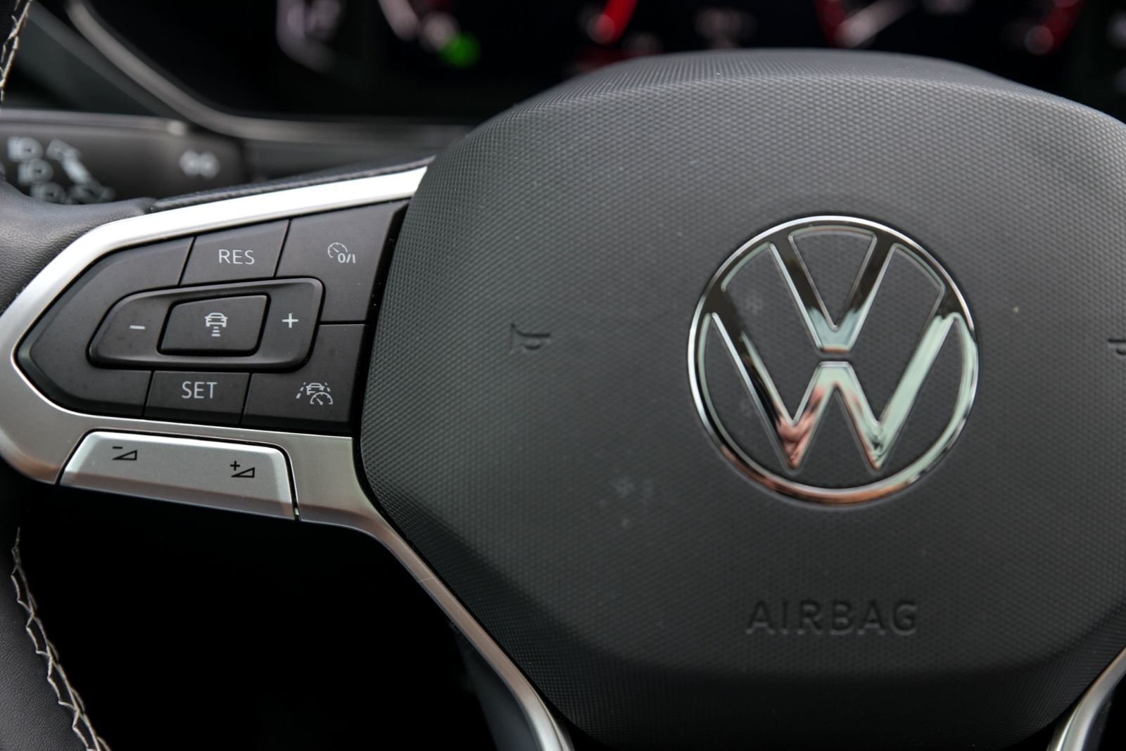 Volkswagen Taos Highline/ 4MOTION, CUIR,TOIT PANO,CARPLAY 2023 AUCUN ACCIDENT, TOUT EQUIPÉ