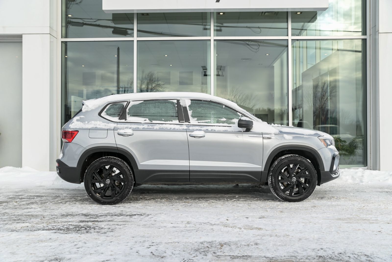 Volkswagen Taos Trendline+4 MOTION +APPLE CONNECT+CAMÉRA RECUL 2024 *JAMAIS ACCIDENTÉ*