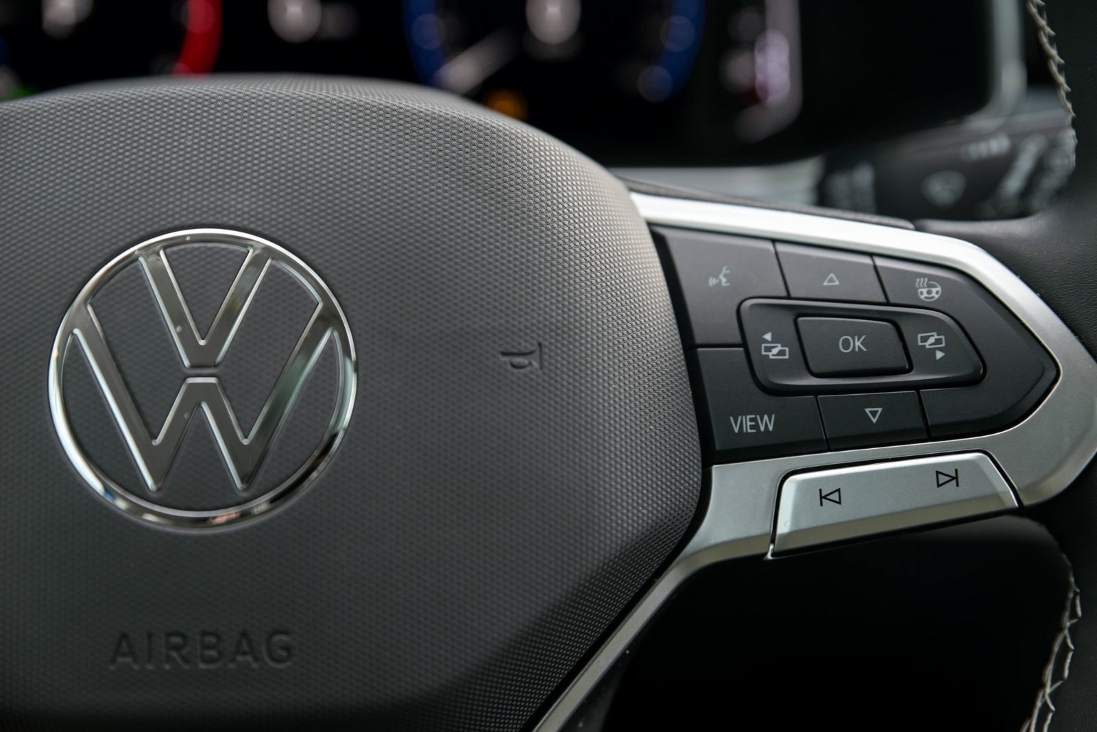 Volkswagen Taos Highline+CUIR+TOIT PANO+APPLE CONNECT 2025 *JAMAIS ACCIDENTÉ*