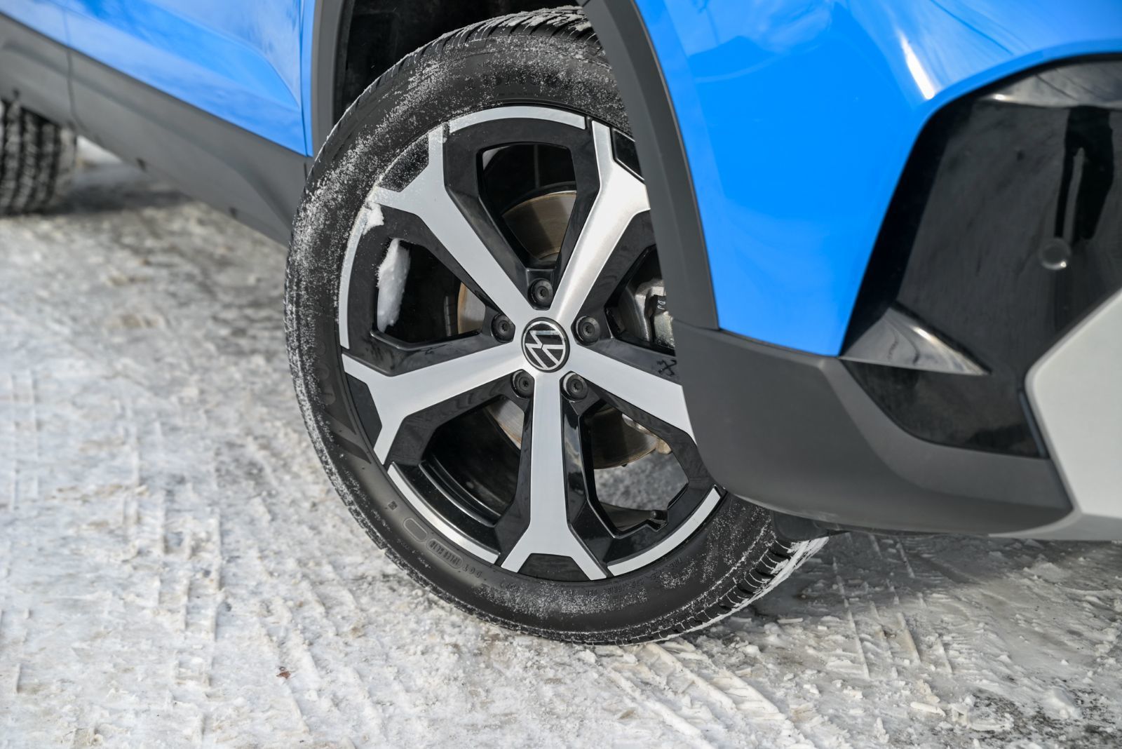 Volkswagen Taos Highline+CUIR+TOIT PANO+APPLE CONNECT 2025 *JAMAIS ACCIDENTÉ*