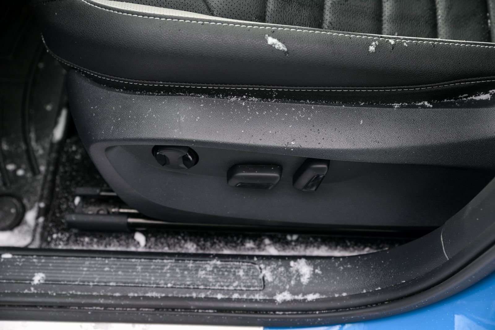 Volkswagen Taos Highline+CUIR+TOIT PANO+APPLE CONNECT 2025 *JAMAIS ACCIDENTÉ*