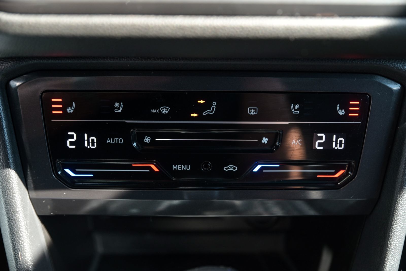 Volkswagen Tiguan Highline R-Line 7 Passager+CUIR+TOIT PANO+C 2022 Aucun Accident! 4MOTION,TOIT PANO, TOUT EQUIPÉ