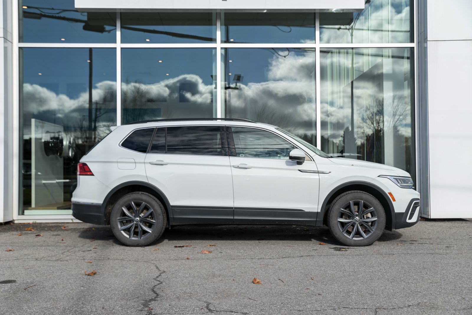 Volkswagen Tiguan Comfortline,4MOTION,CARPLAY, TOIT PANO 2022 AUCUN ACCIDENT, UN PROPRIO