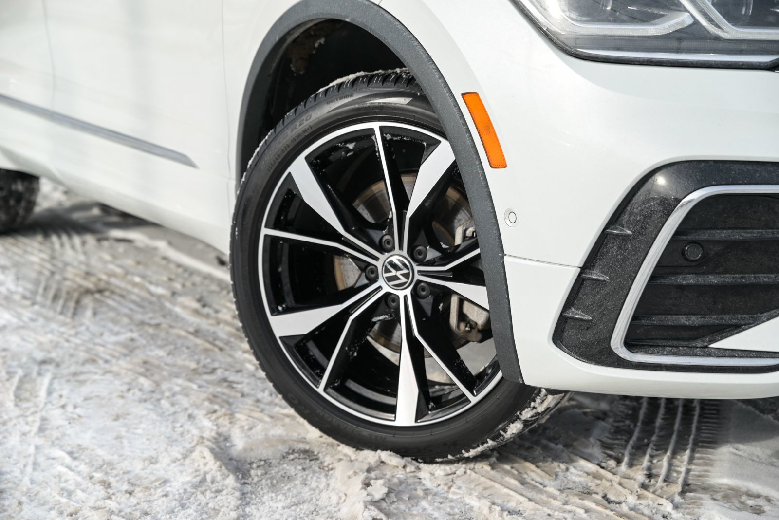 2022 Volkswagen Tiguan Highline R-Line+CUIR+TOIT PANO+APPLE CONNECT *ACCIDENT FREE*