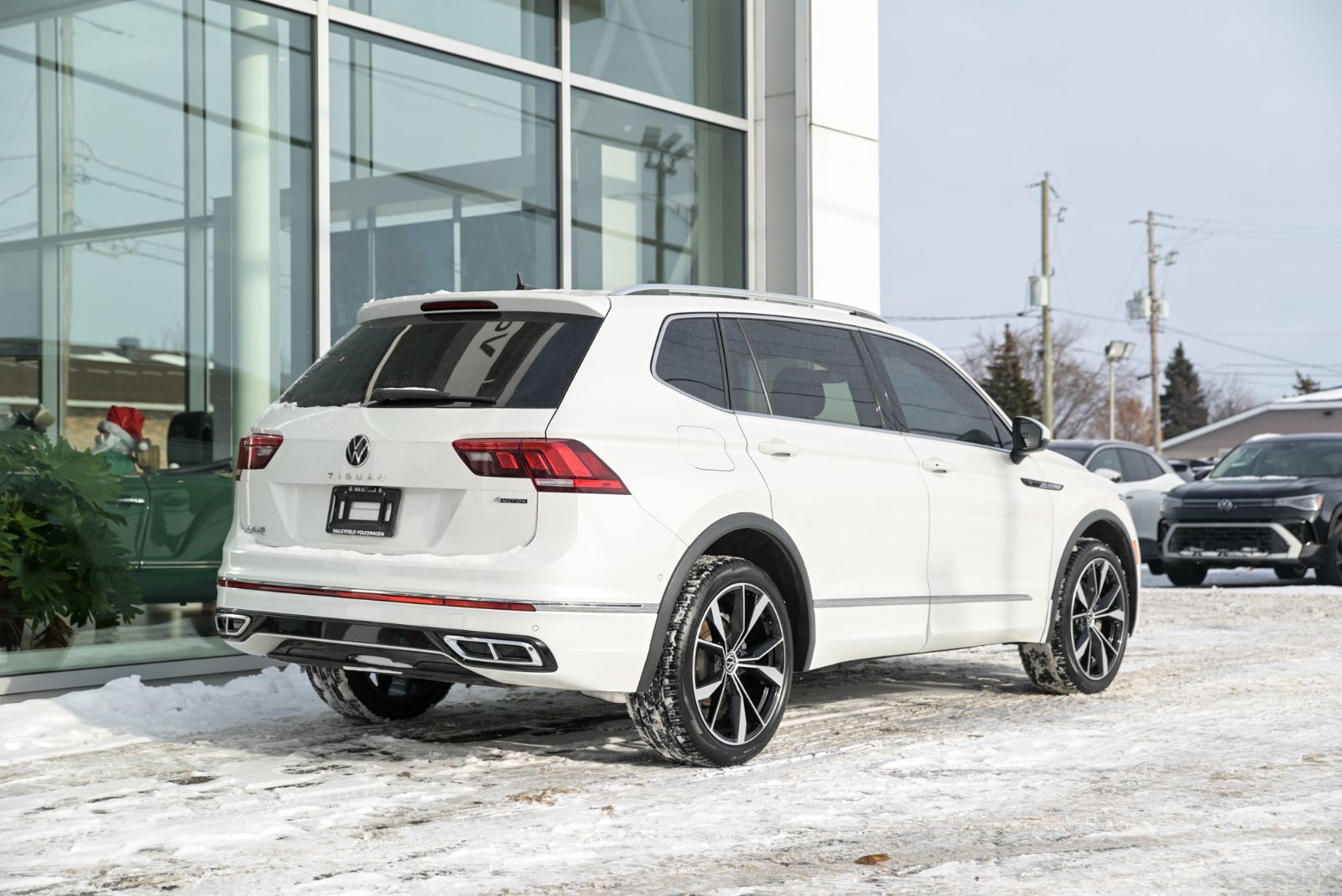 2022 Volkswagen Tiguan Highline R-Line+CUIR+TOIT PANO+APPLE CONNECT *ACCIDENT FREE*