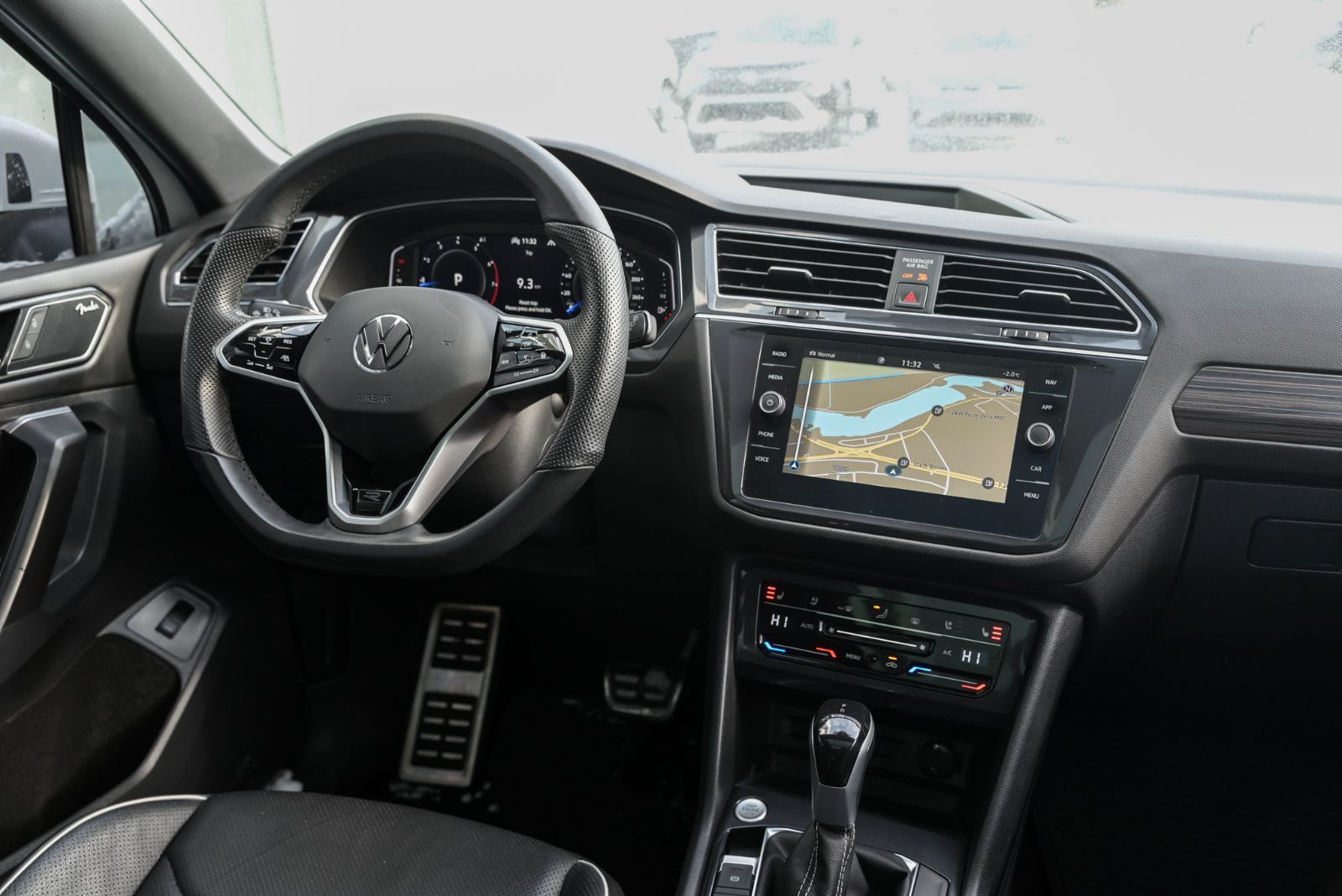 2022 Volkswagen Tiguan Highline R-Line+CUIR+TOIT PANO+APPLE CONNECT *ACCIDENT FREE*