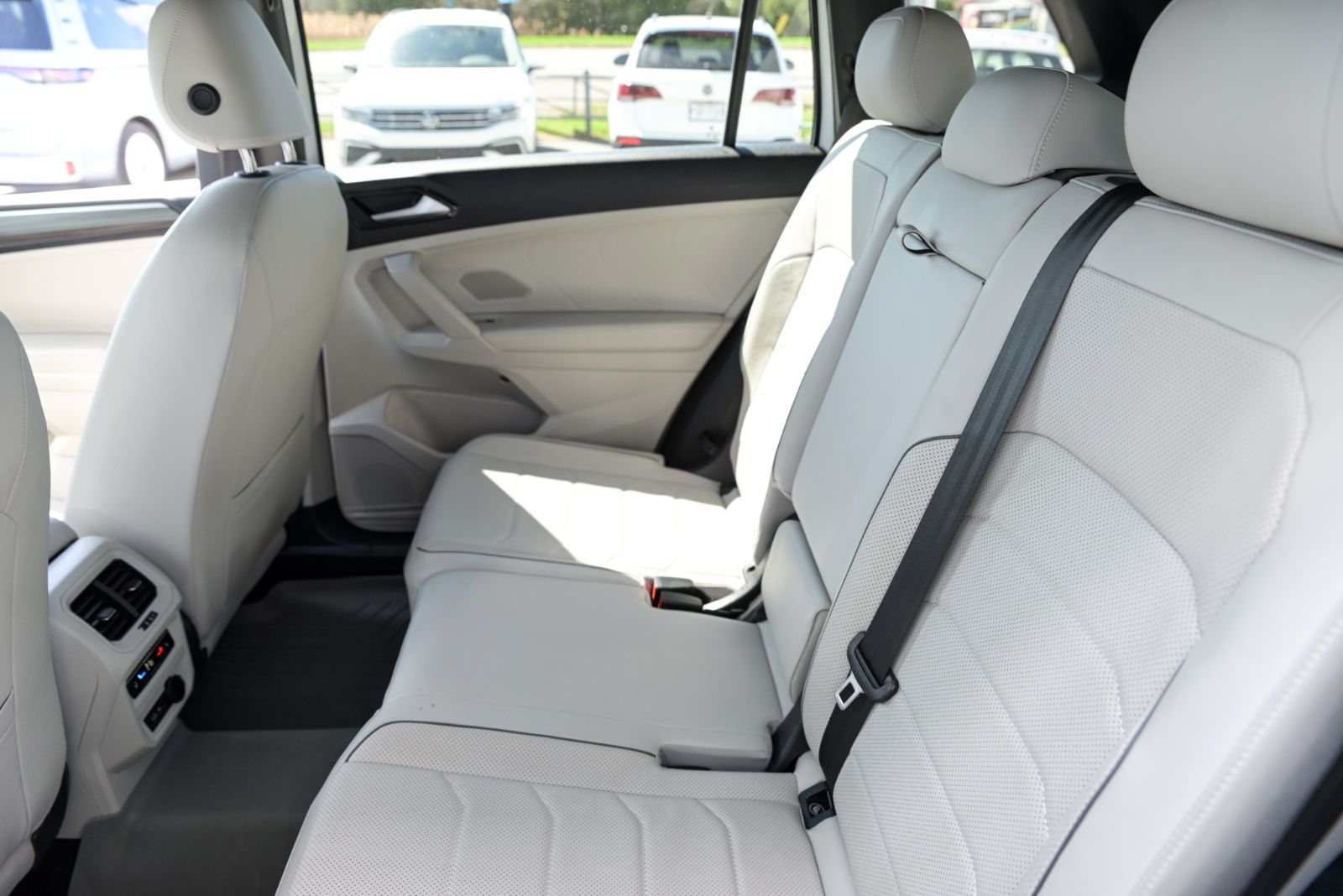 Volkswagen Tiguan Highline R-Line+CUIR+TOIT PANORAMIQUE+NAVIGATION 2023