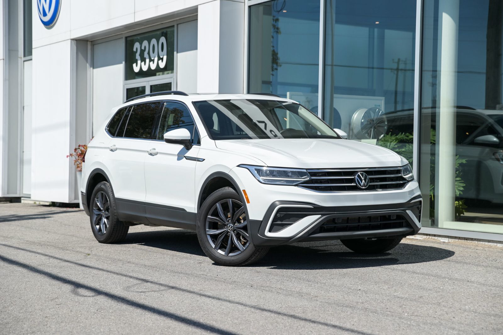 2023 Volkswagen Tiguan Comfortline+TOIT PANO+CUIR+APPLE CONNECT *ACCIDENT FREE*