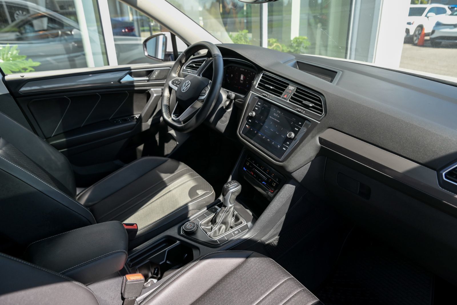 2023 Volkswagen Tiguan Comfortline+TOIT PANO+CUIR+APPLE CONNECT *ACCIDENT FREE*