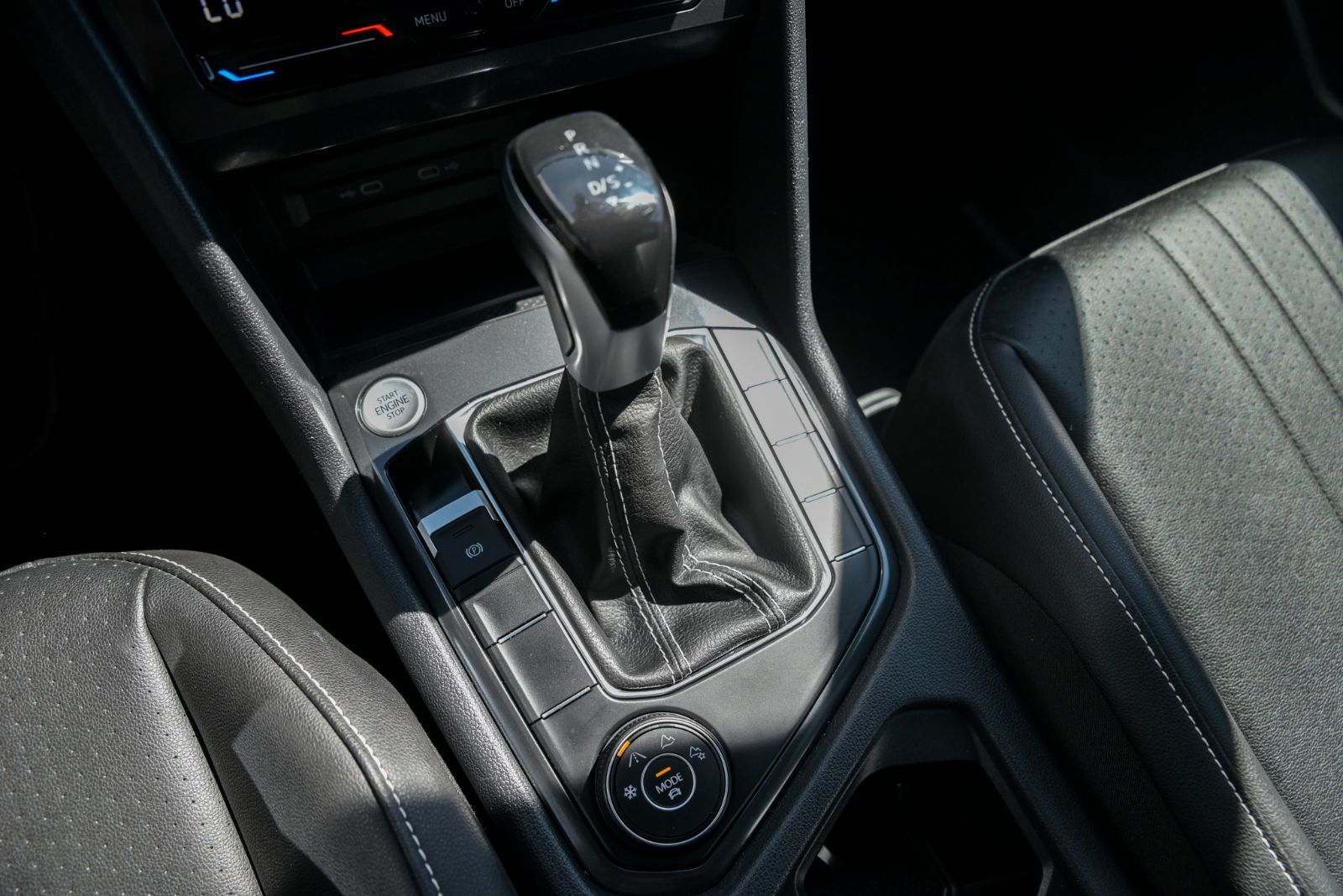 2023 Volkswagen Tiguan Comfortline+TOIT PANO+CUIR+APPLE CONNECT *ACCIDENT FREE*