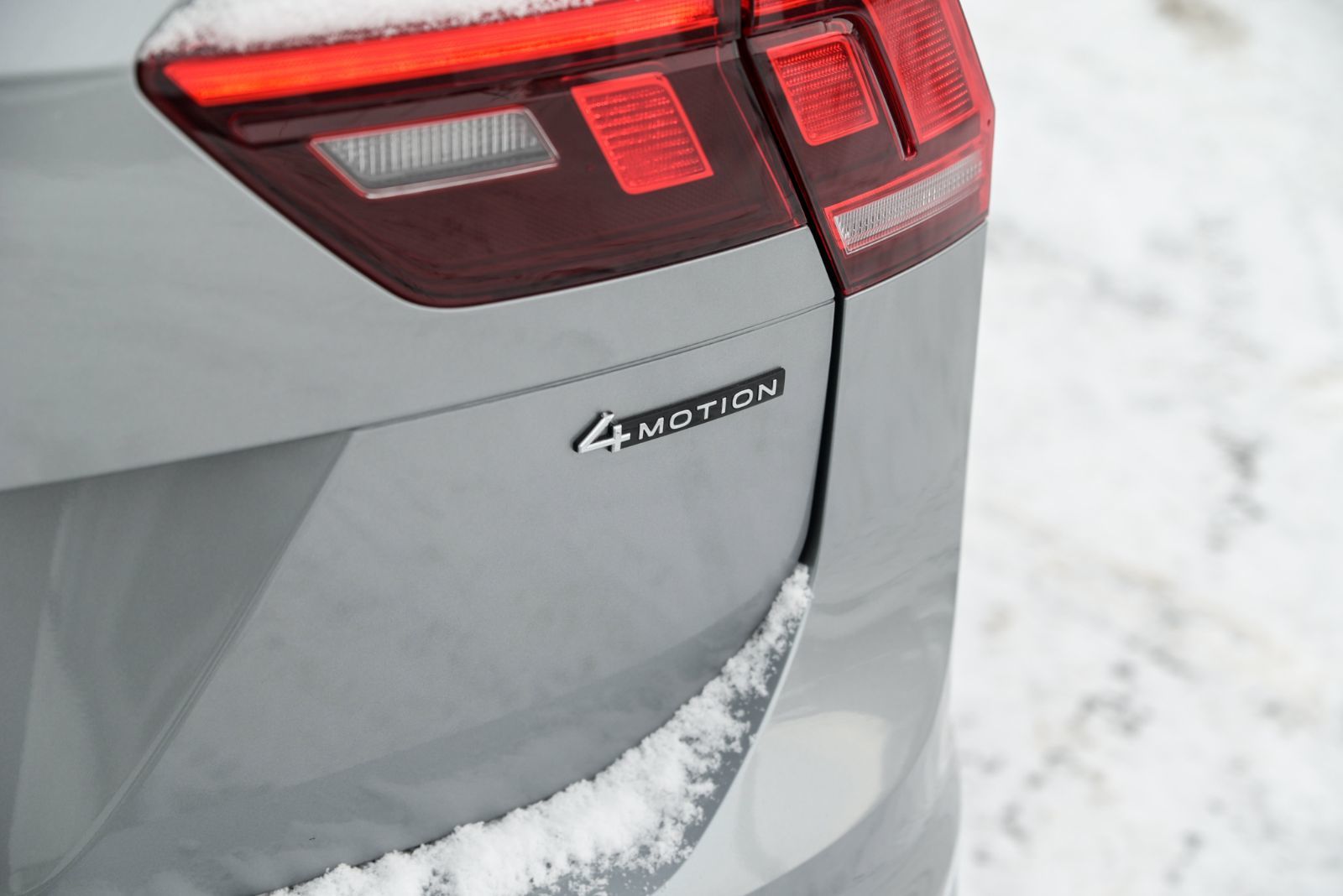 Volkswagen Tiguan Highline R-Line+CUIR+TOIT+APPLE CONNECT 2023 AUCUN ACCIDENT, UN PROPRIO