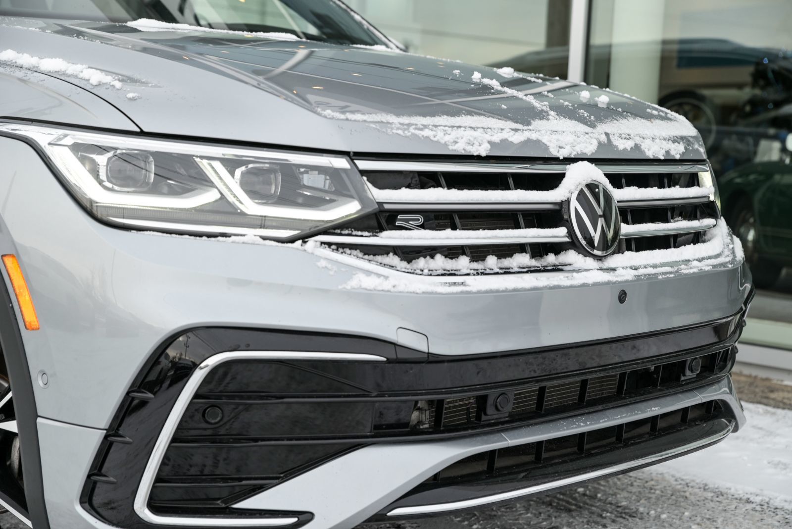 Volkswagen Tiguan Highline R-Line+CUIR+TOIT+APPLE CONNECT 2023 AUCUN ACCIDENT, UN PROPRIO