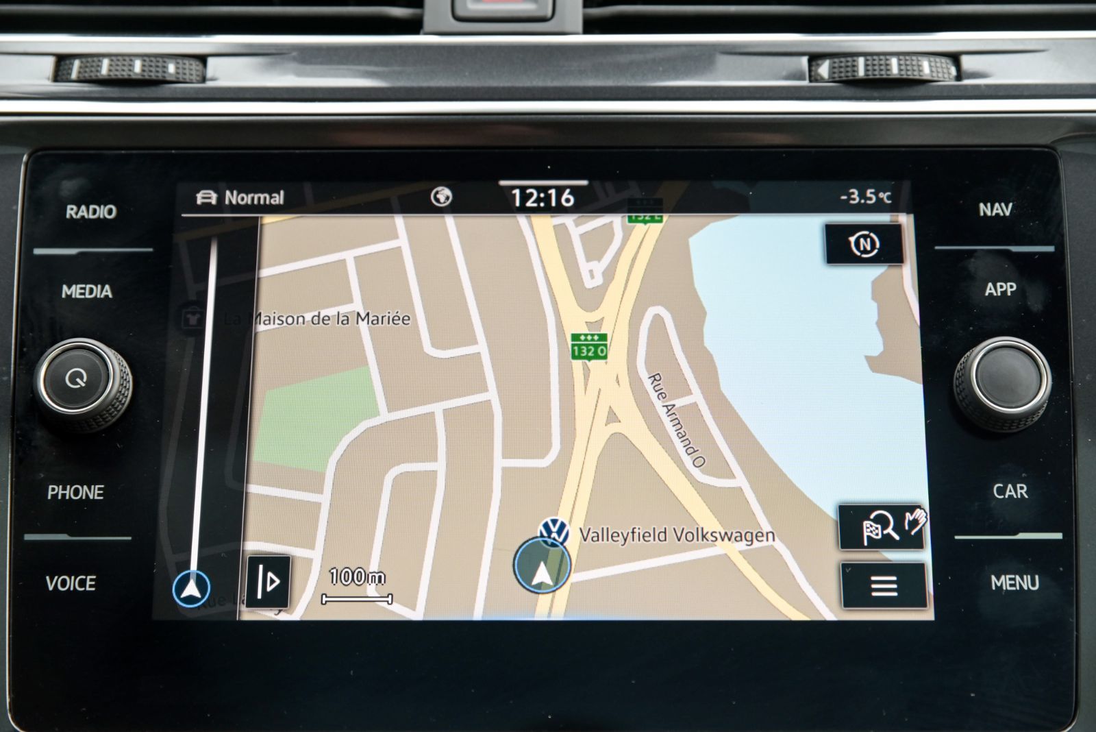 Volkswagen Tiguan Highline R-Line+CUIR+TOIT+APPLE CONNECT 2023 AUCUN ACCIDENT, UN PROPRIO