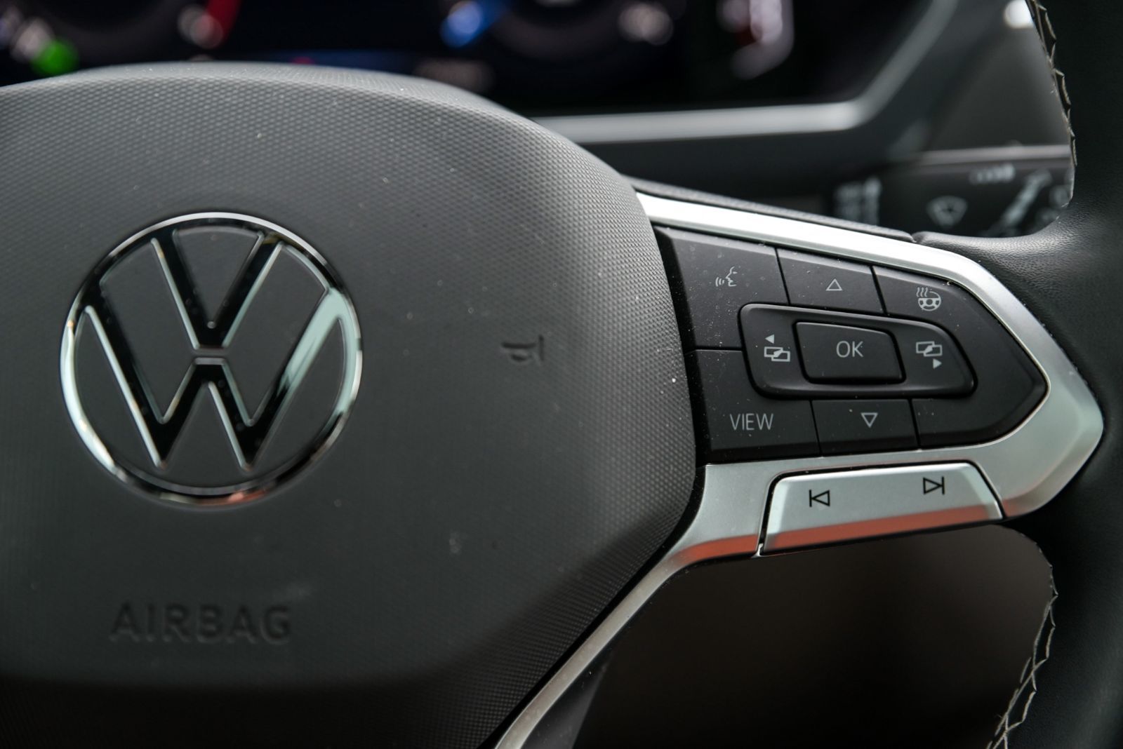 Volkswagen Tiguan Highline R-Line+CUIR+TOIT+APPLE CONNECT 2023 AUCUN ACCIDENT, UN PROPRIO