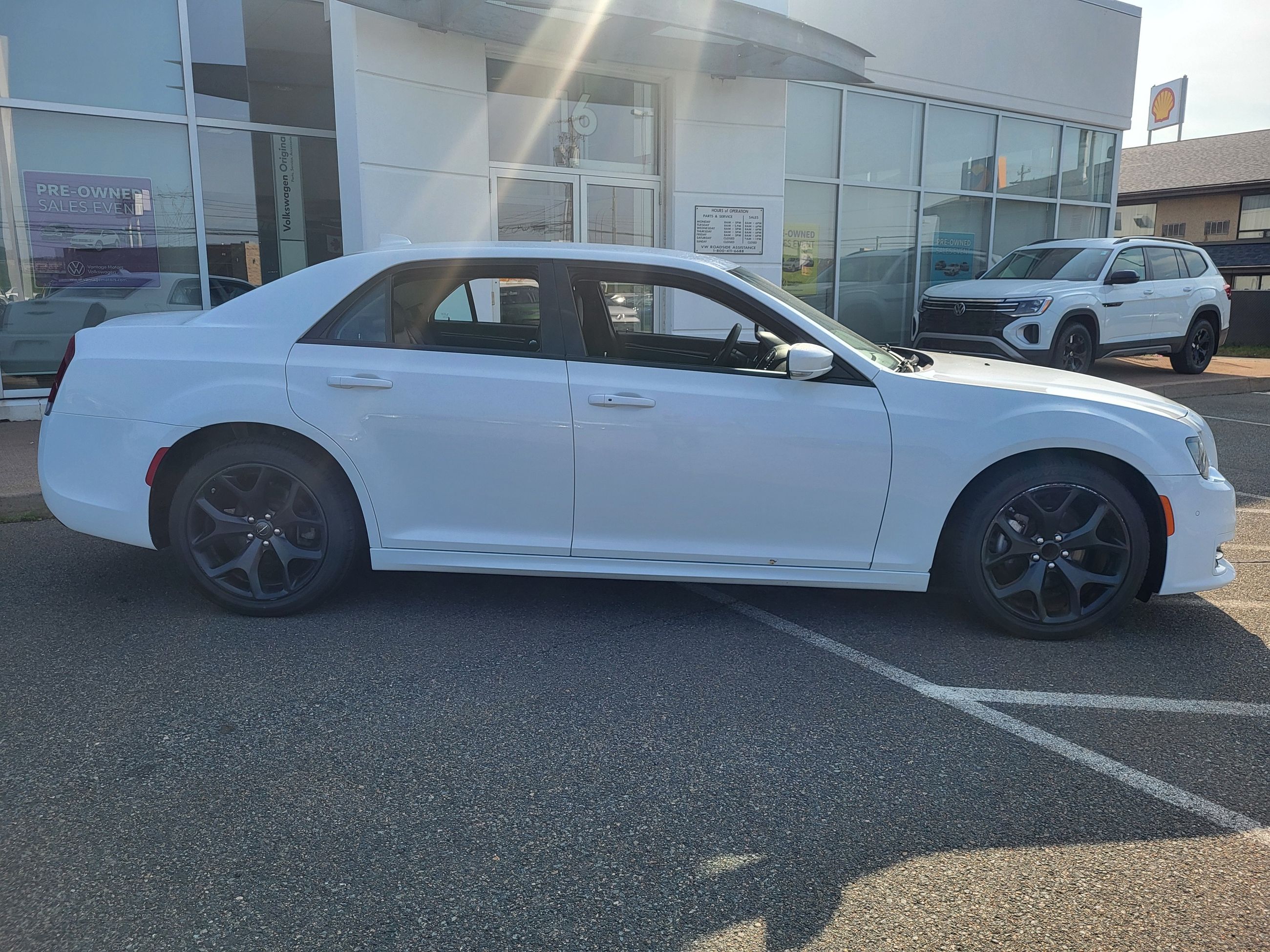 2022 Chrysler 300 TOURING L