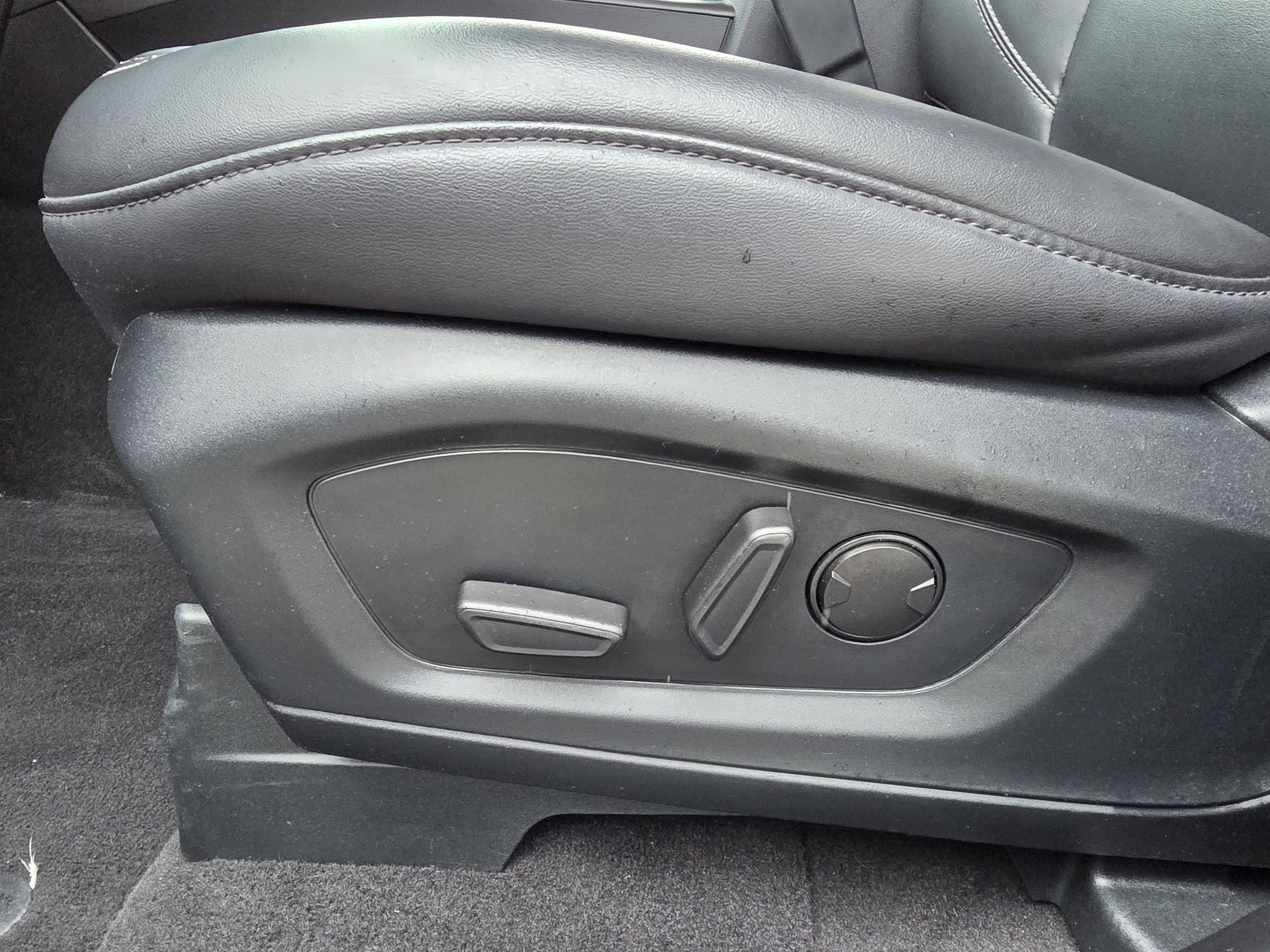 Ford Explorer XLT 2024