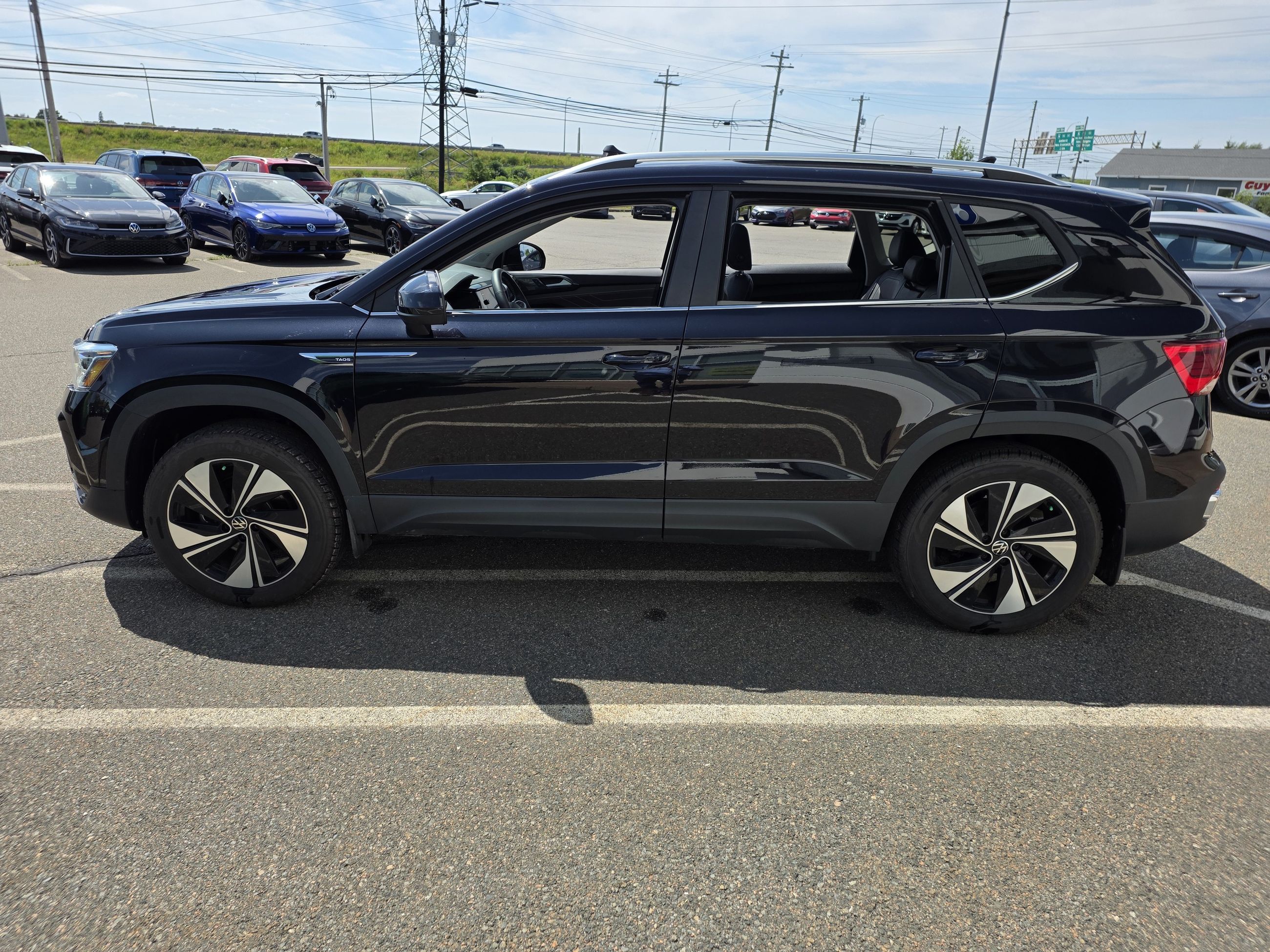 Volkswagen Taos HIGHLINE 2024