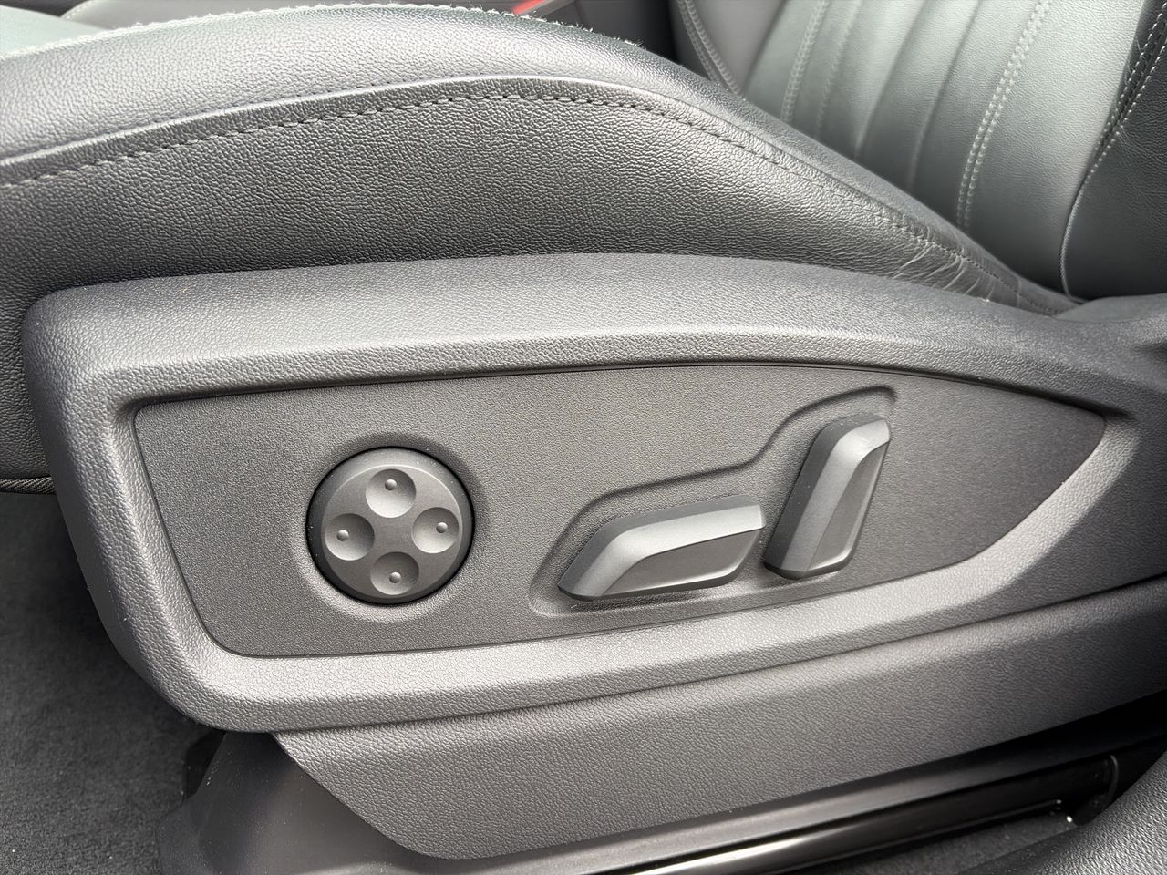 2023 Audi Q5 in Vaughan, Ontario