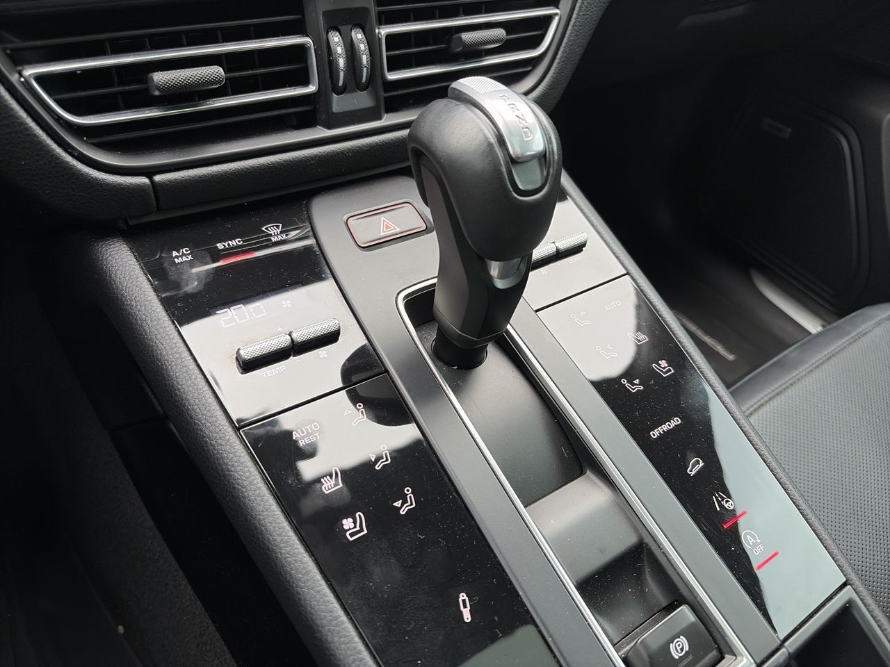 2024 Porsche Macan in Vaughan, Ontario