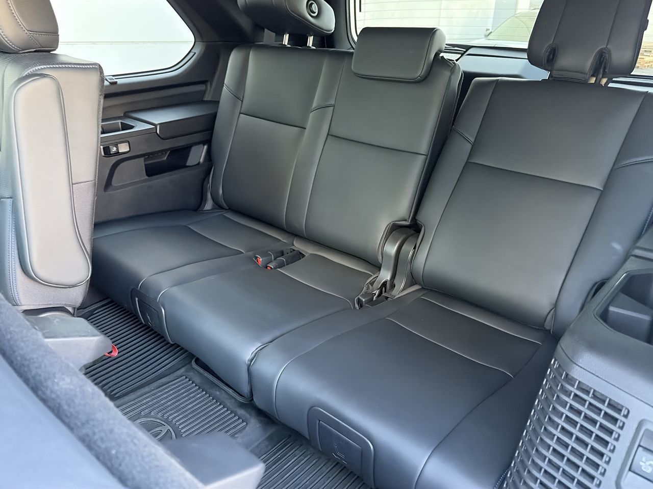 Toyota Sequoia Hybrid  2025 à Vaughan, Ontario