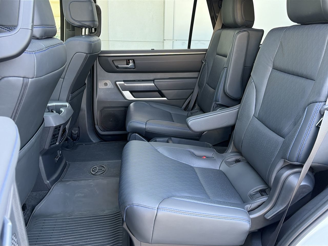 Toyota Sequoia Hybrid  2025 à Vaughan, Ontario