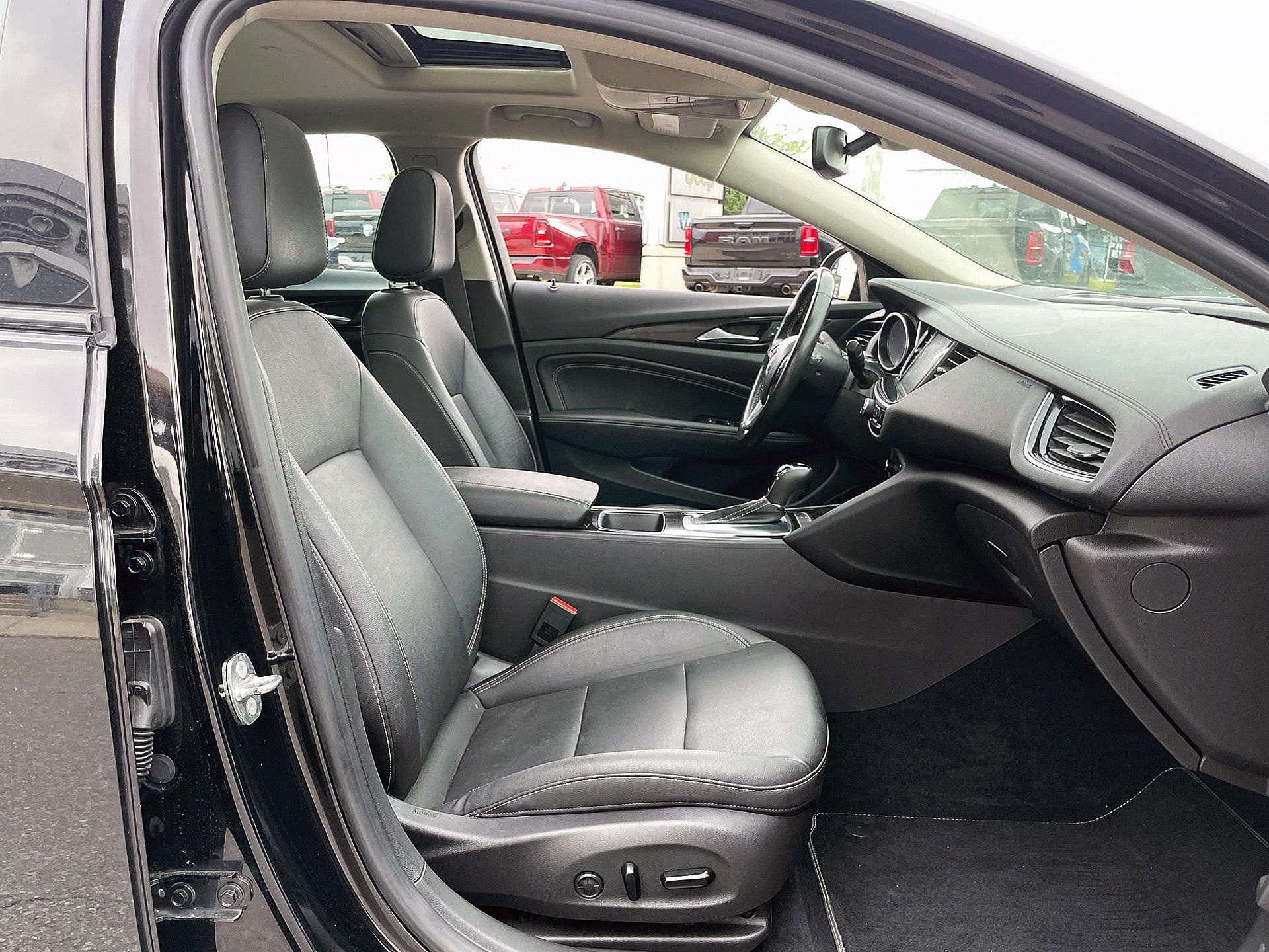 2018 Buick Regal in Woodbridge, Ontario
