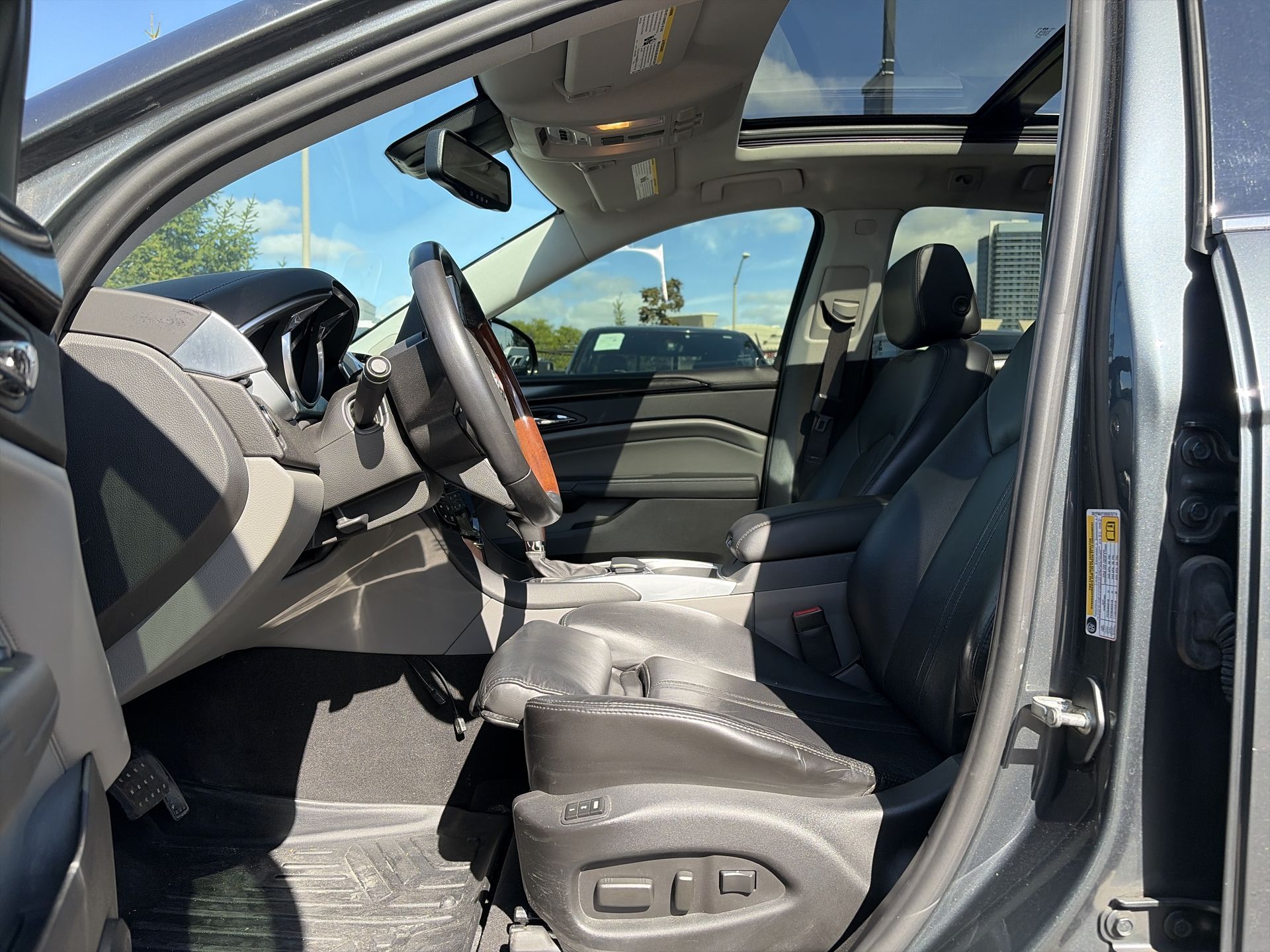 2011 Cadillac SRX in Woodbridge, Ontario