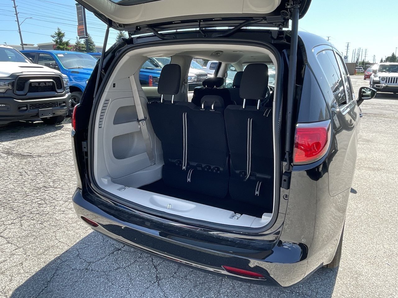 2024 Chrysler Grand Caravan