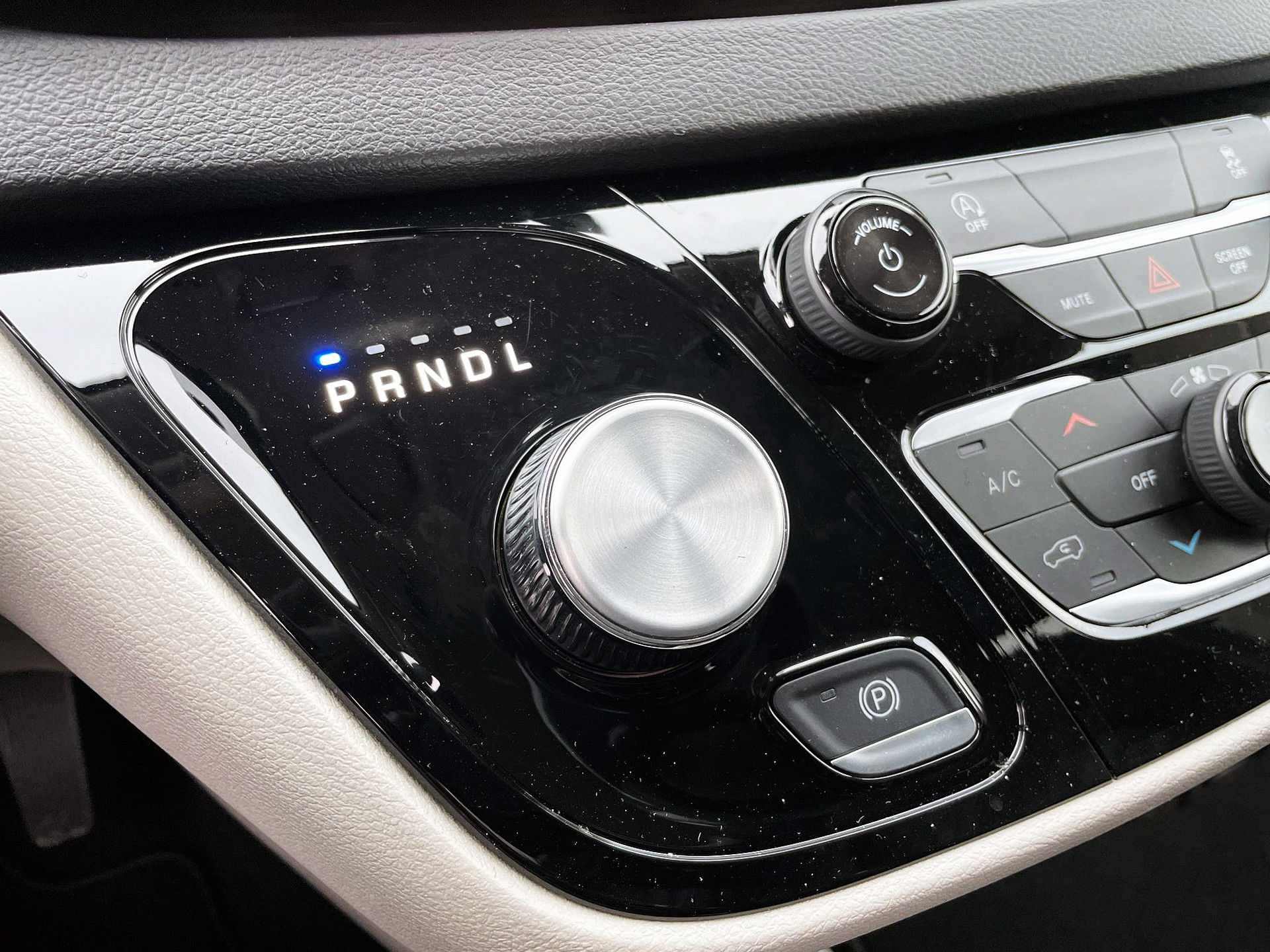 2024 Chrysler Grand Caravan in Woodbridge, Ontario