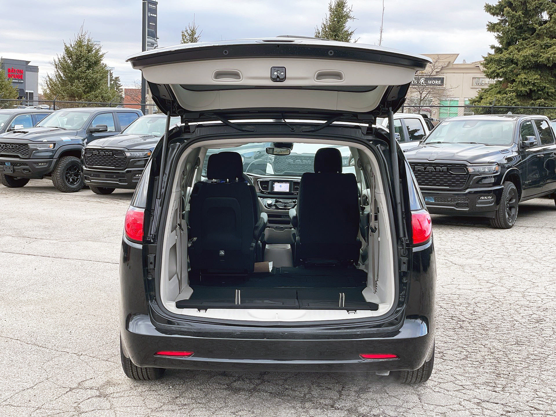 2024 Chrysler Grand Caravan in Woodbridge, Ontario