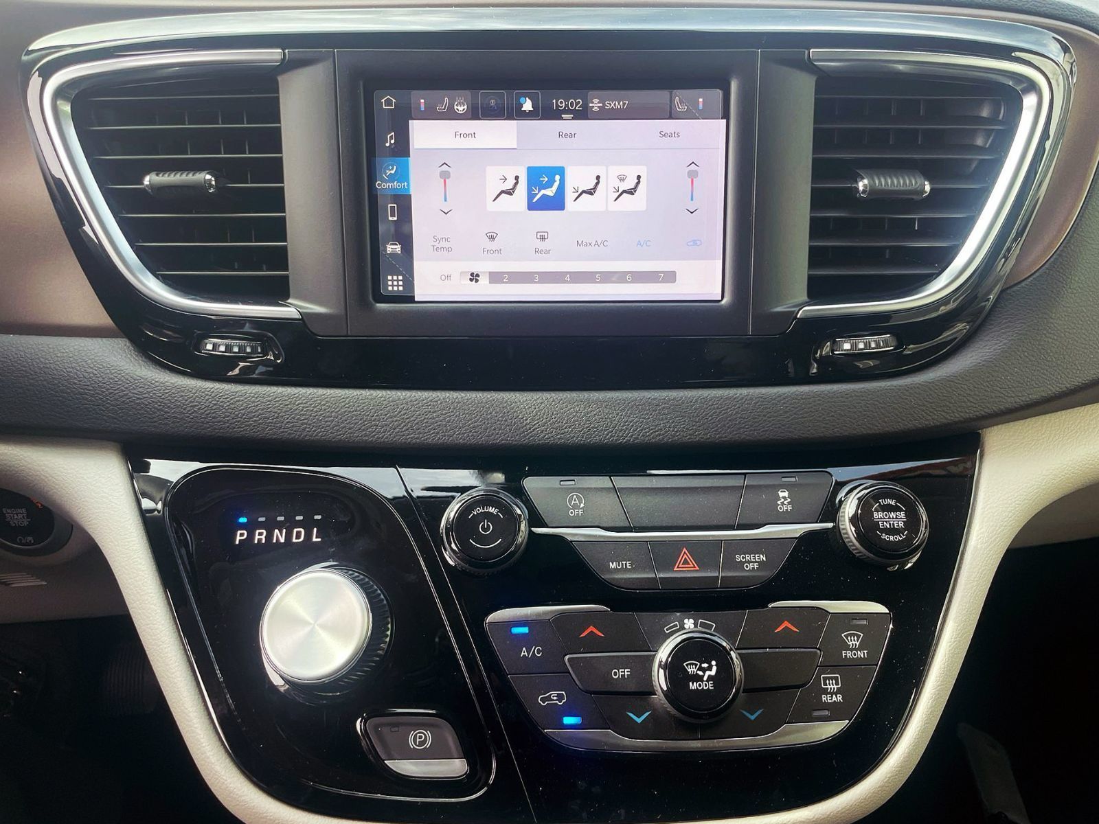 2024 Chrysler Grand Caravan