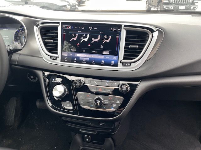 2026 Chrysler Grand Caravan