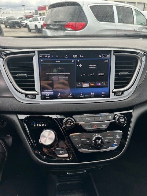 2026 Chrysler Grand Caravan