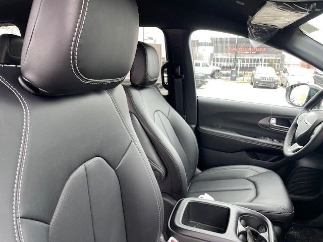 2026 Chrysler Grand Caravan