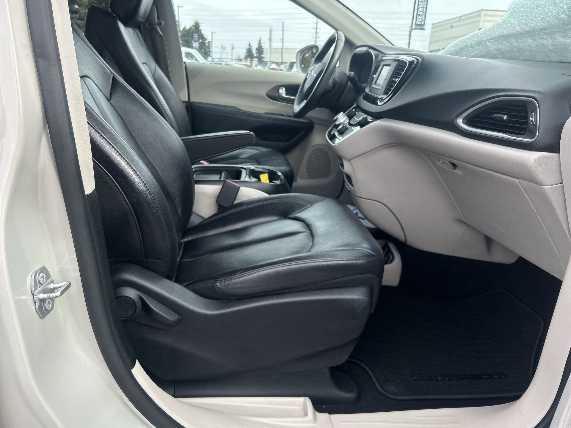 Chrysler Pacifica  2017 à Woodbridge, Ontario